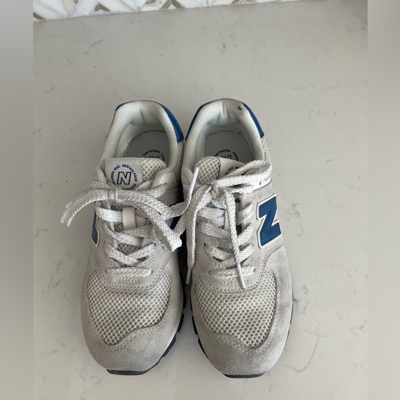 New Balance 574 Kids Boys 3 Ragged White Royal Blue Suede Sneakers US - Picture 7 of 13
